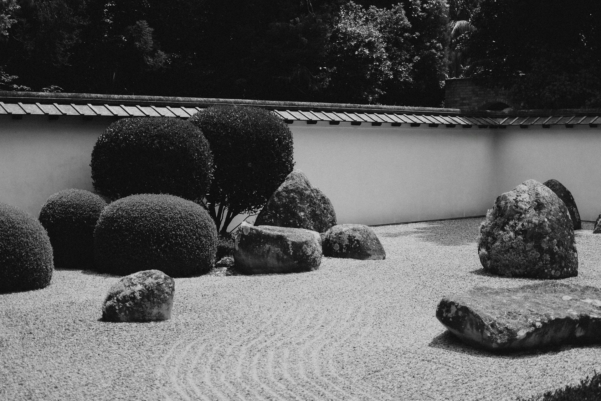 Minimalist Japanese Zen Rock Garden Inspirations: Create Serenity in Your Space