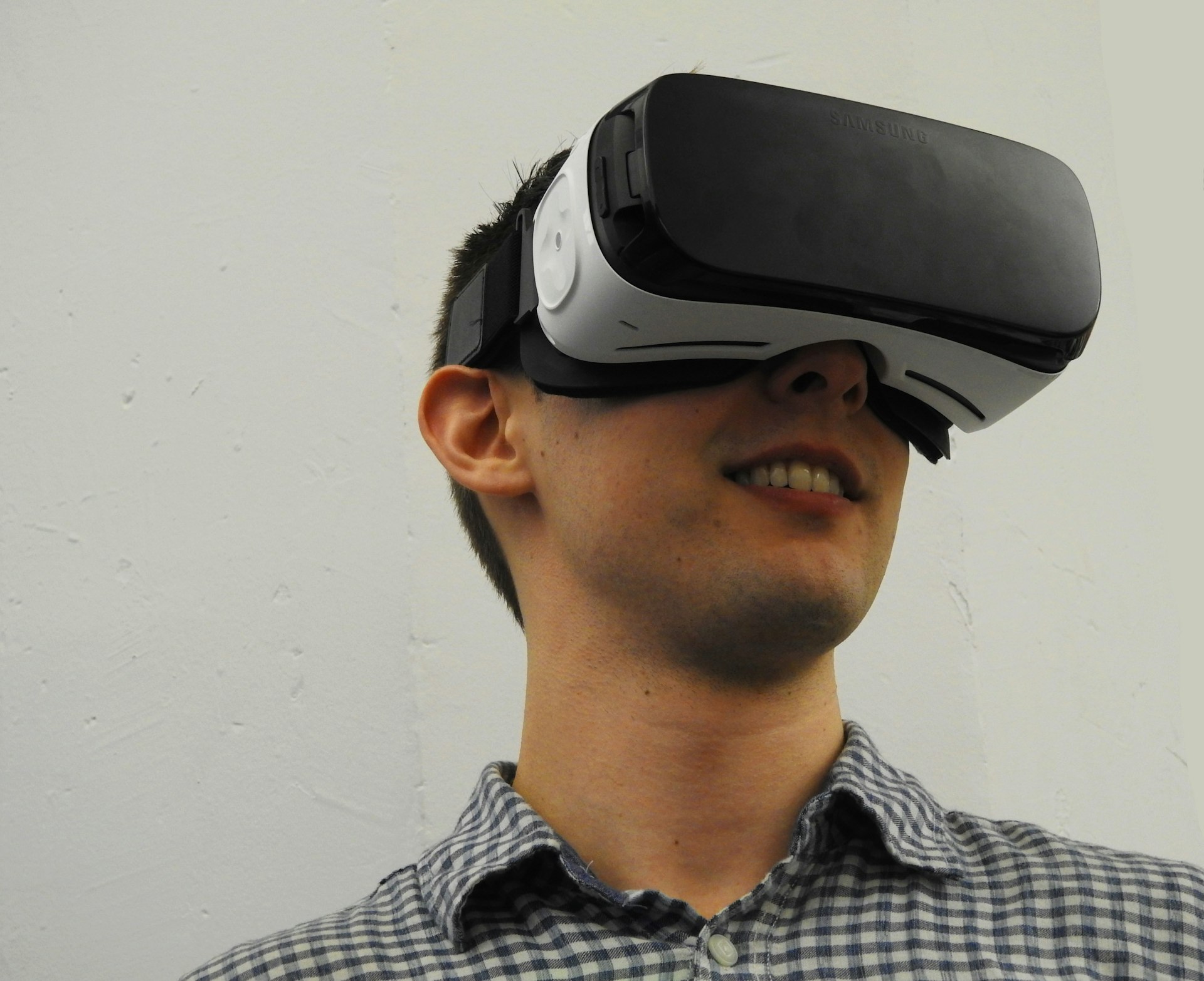 Exploring the Next Era of Augmented Reality Gaming: Trends, Opportunities, and Practical Guidance